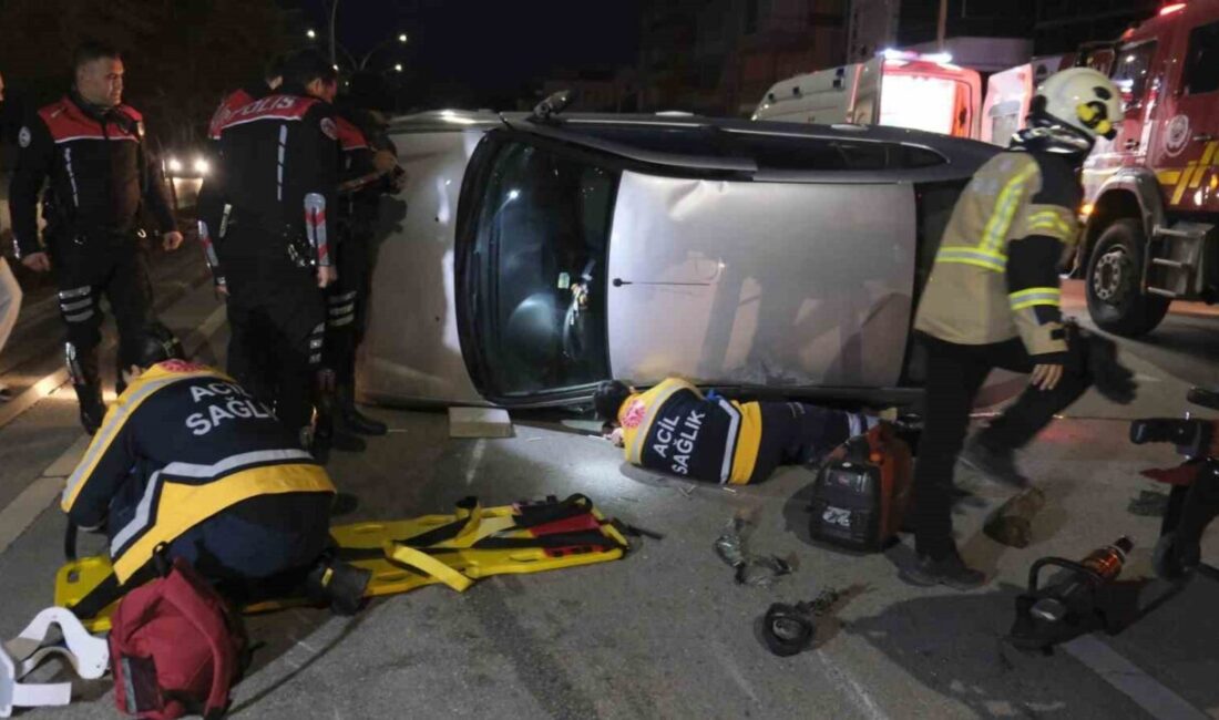 Karaman’da park halindeki araca çarparak devrilen otomobilin sürücüsü aracın altında