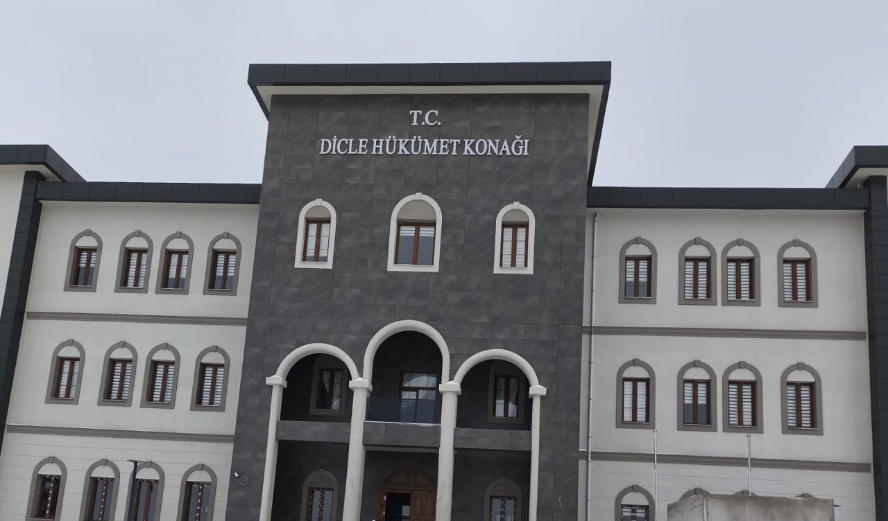 Diyarbakır’da Dicle Kaymakamlığı, 2025 yılında ilçe genelinde yapılan narkotik ve