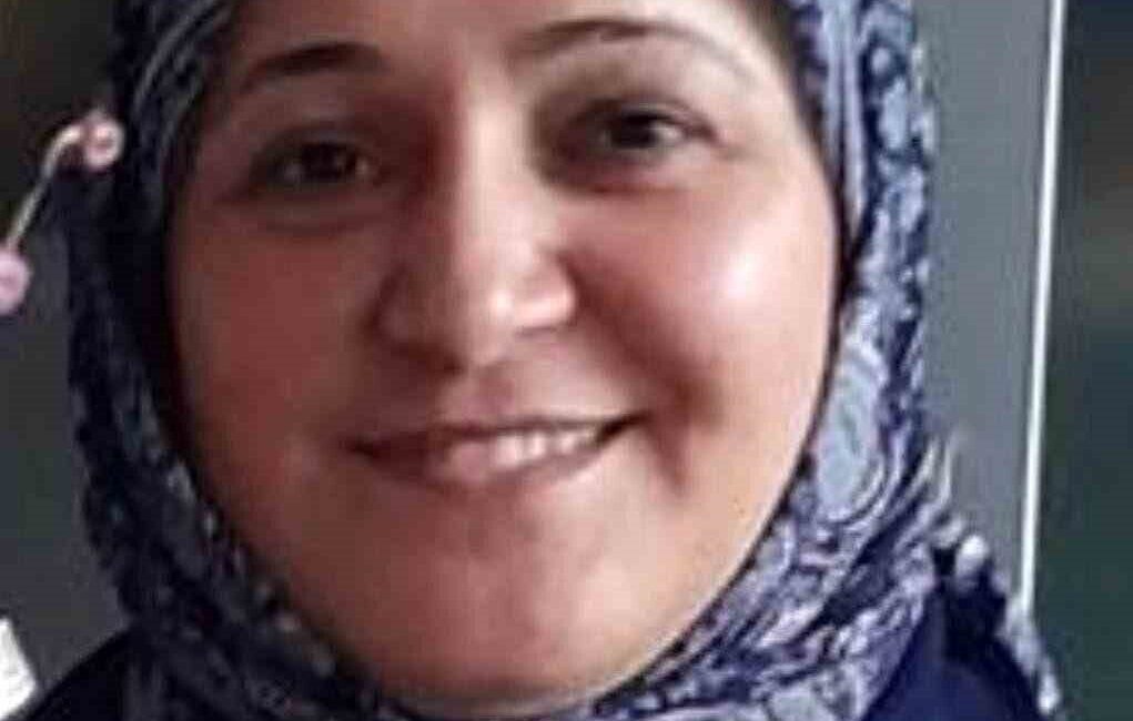 Antalya’nın Manavgat ilçesinde okulda temizlik görevlisi olarak çalışan genç kadın,