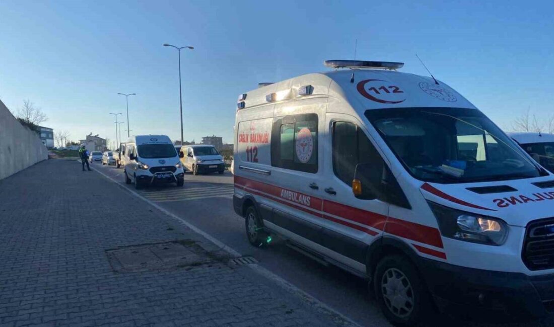 Sinop’ta seyir halindeyken kalp krizi geçiren otomobil sürücüsü, sağlık ekiplerinin