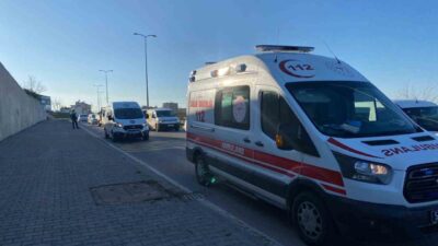 Sinop’ta seyir halindeyken kalp krizi geçiren otomobil sürücüsü, sağlık ekiplerinin