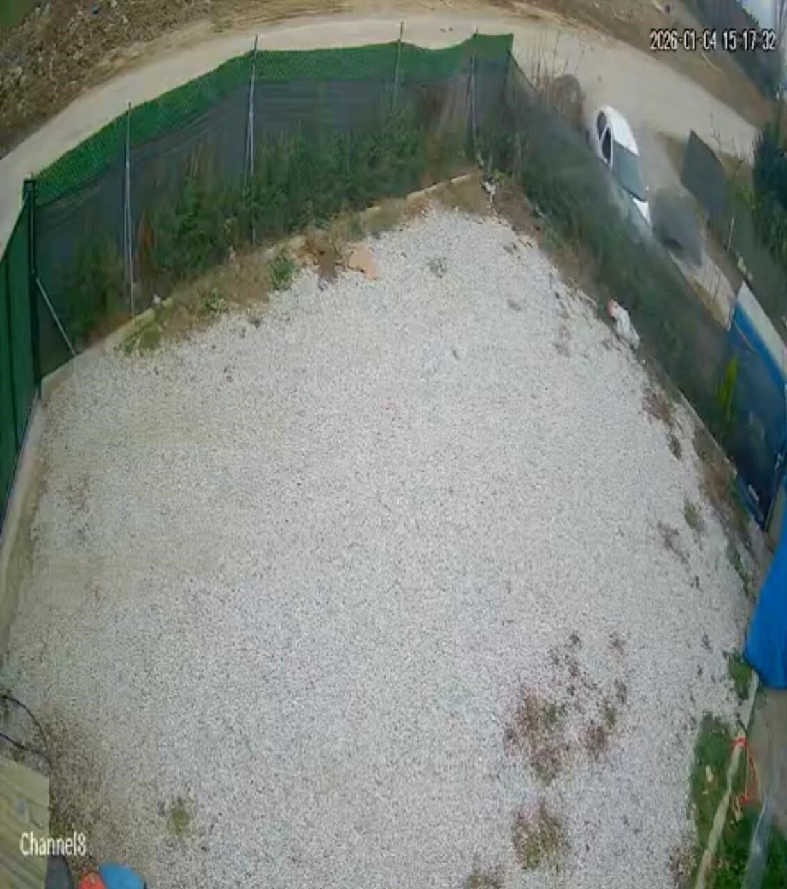 Bursa’da direksiyon hakimiyetini kaybeden bir sürücü, otomobiliyle bir hobi evinin