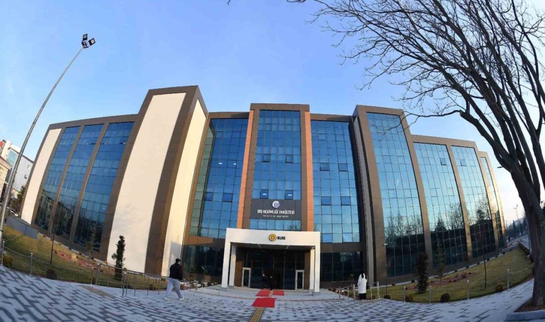 Kayseri Büyükşehir Belediye Başkanı Dr. Memduh Büyükkılıç; Erciyes Üniversitesi Diş