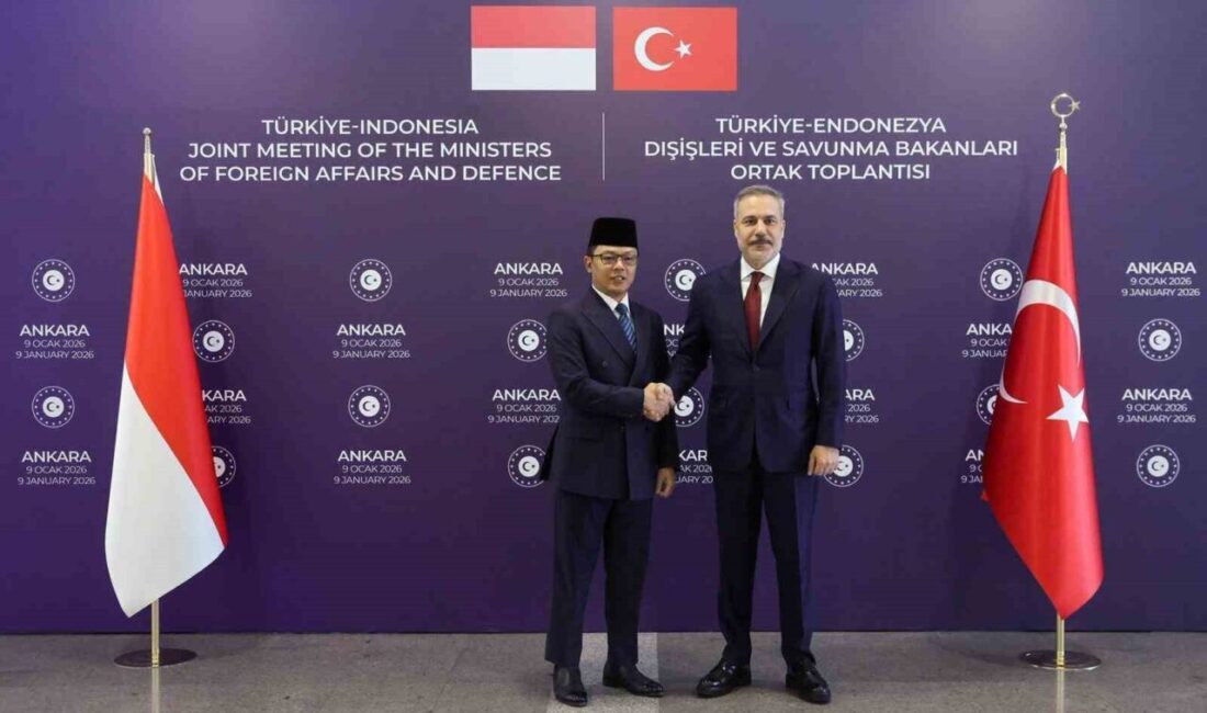 Dışişleri Bakanı Hakan Fidan, Endonezya Dışişleri Bakanı Sugiono ile bir