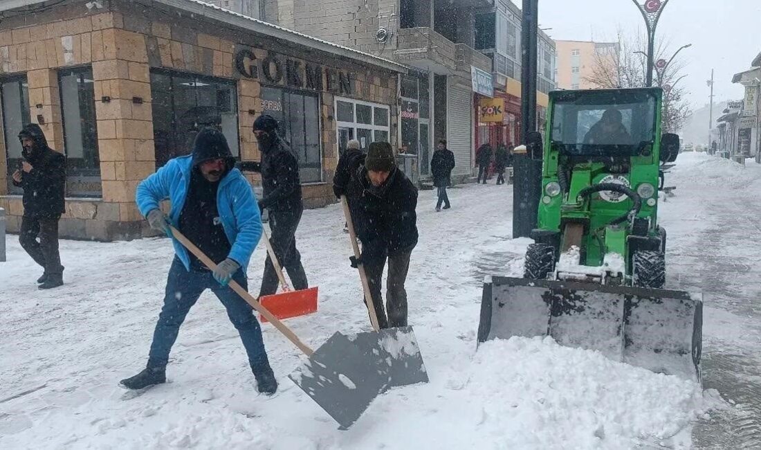 Ağrı’nın Diyadin ilçesinde etkili olan kar yağışı ve olumsuz hava