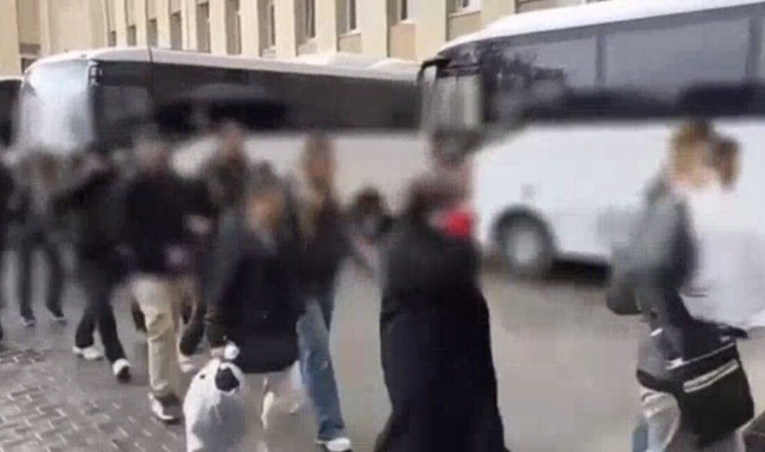 Diyarbakır merkezli 11 ilde yapılan “Sanal Kıskaç Operasyonunda” gözaltına alınan