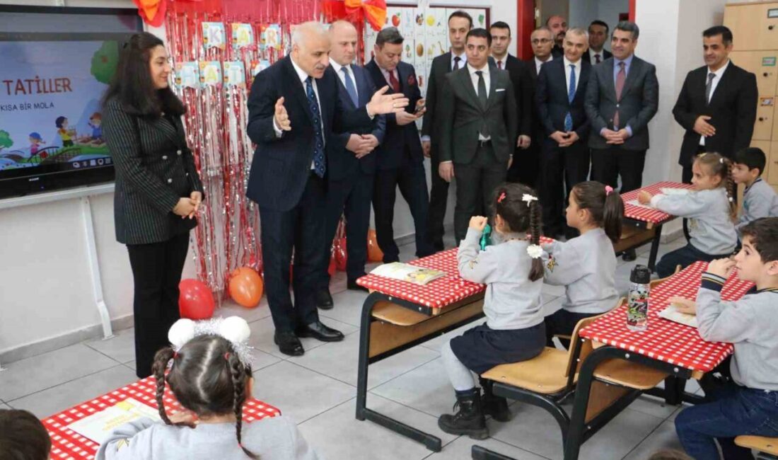 Diyarbakır’da 458 bin 207 öğrenci, karnelerini alarak yarıyıl tatiline başladı.