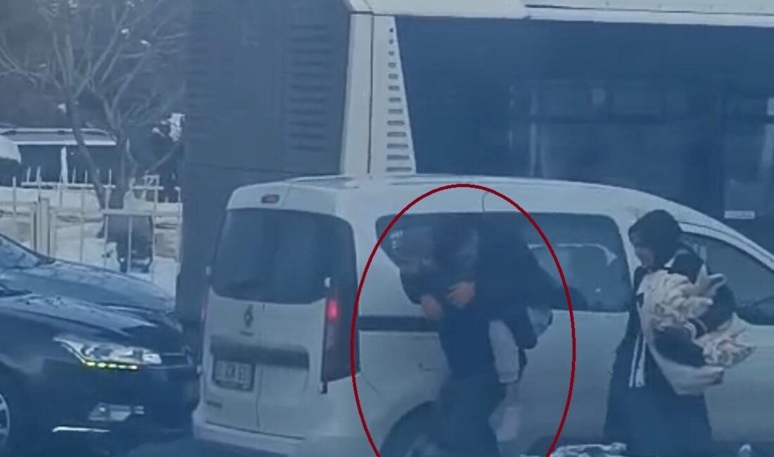 Diyarbakır’da Dicle Üniversitesi Hastanesi’nden hastasını alan bir vatandaş, trafik nedeniyle