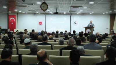 Diyarbakır’da, 2026 yılı hac organizasyonunda görev alacaklara yönelik eğitim semineri