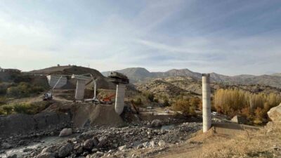 Diyarbakır’ın Kulp ilçesinde viyadük inşaatında iskelenin çökmesi ile 4 işçinin
