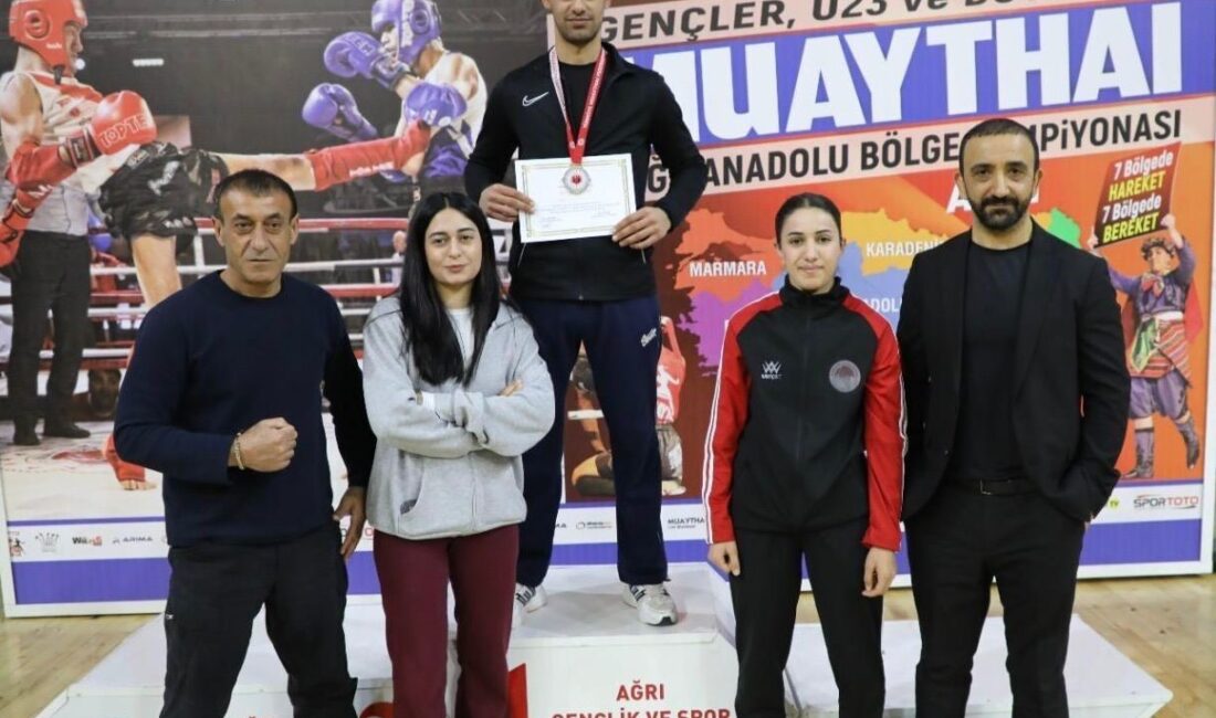 Doğu Anadolu Bölge Muay Thai Şampiyonası’nda Elazığlı sporcular 10 birincilik