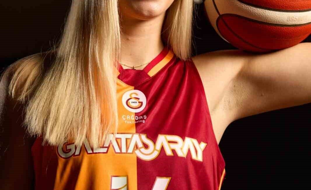 Galatasaray Çağdaş Faktoring Kadın Basketbol Takımı’nın oyuncusu Dorka Juhasz, Macar