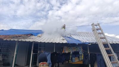 Hatay’da müstakil evin çatı kısmında çıkan yangın büyümeden söndürüldü. Yangın;