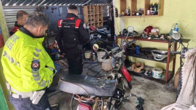 Hatay’ın Dörtyol ilçesinde Emniyet Müdürlüğü görevlilerince motosiklet tamircilerine yönelik denetim
