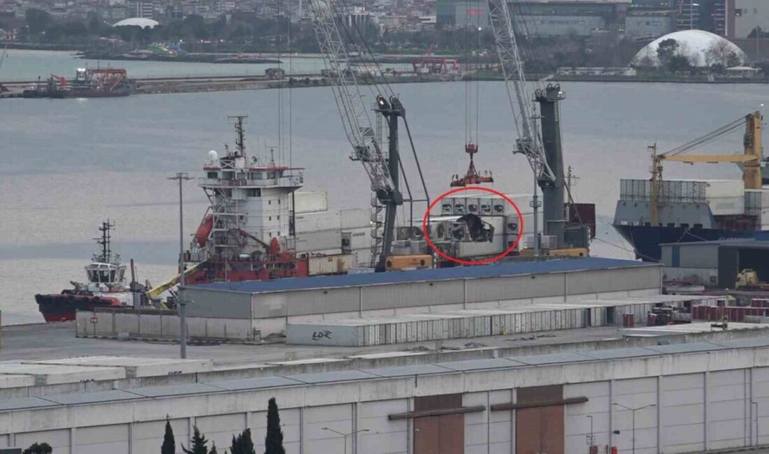 Kamerun bayraklı “Aurelia” isimli konteyner gemisi, Karadeniz’de dron saldırısına uğramasının