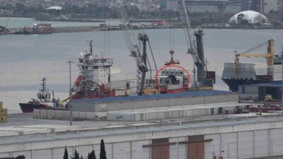 Kamerun bayraklı “Aurelia” isimli konteyner gemisi, Karadeniz’de dron saldırısına uğramasının