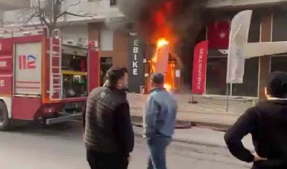 Kocaeli’nin Çayırova ilçesinde bisiklet tamiri yapılan iş yerinin girişinde başlayan