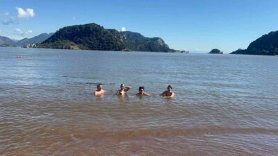 Dün sağanak yağış ve fırtınanın etkili olduğu Muğla’nın Marmaris ilçesinde