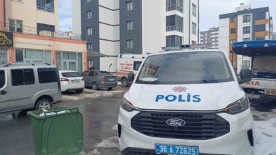 Kayseri’nin Melikgazi ilçesinde iddiaya göre duş aldıktan sonra fenalaşan 17