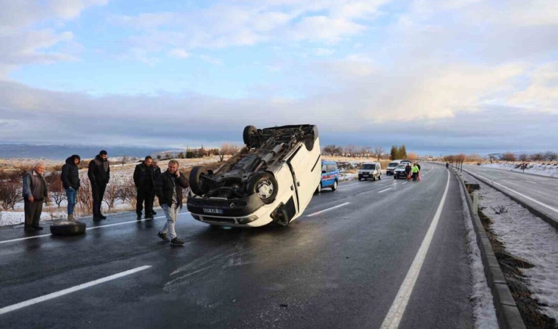 Nevşehir’de seyir halindeyken kontrolden çıkan minibüs; orta refüje çarptıktan sonra