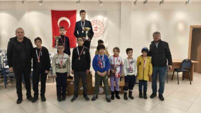 DÜZCE (İHA) – Türkiye Gençler Satranç Şampiyonası Düzce İl Birinciliği