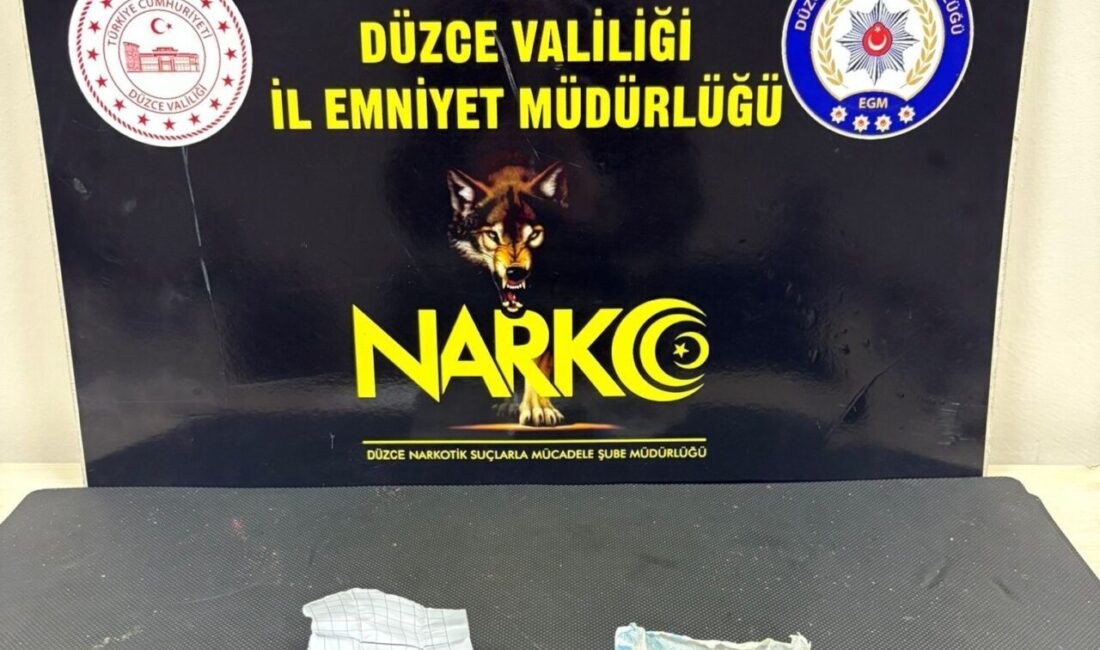 Düzce’de Narkotik Suçlarla Mücadele ekipleri yaptıkları operasyonda 2 kişi tutuklandı