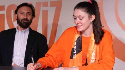 Eczacıbaşı Dynavit, 2024-2025 sezonunda kadrosuna kattığı ABD Milli Takımı’nın orta