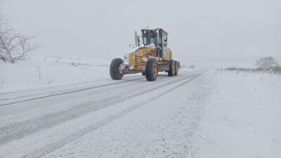 Edirne kent merkezinde kar yağışı etkisini azaltırken, yüksek kesimlerde ve