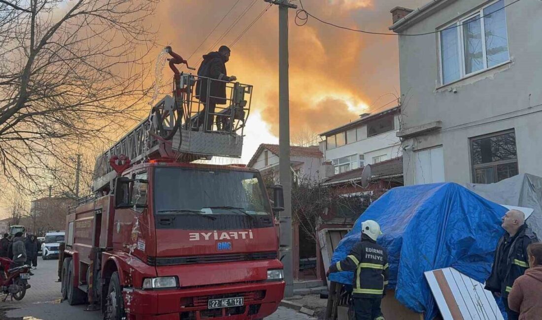 Edirne’de bir kömür deposunda başlayan ve çevredeki kömürlüklere sıçrayan yangın,