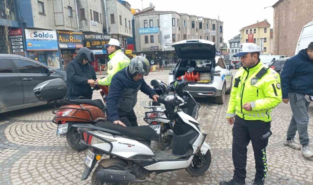 Edirne’de trafik polisleri ekiplerince motosiklet sürücülerine yönelik yapılan denetimlerde kask,