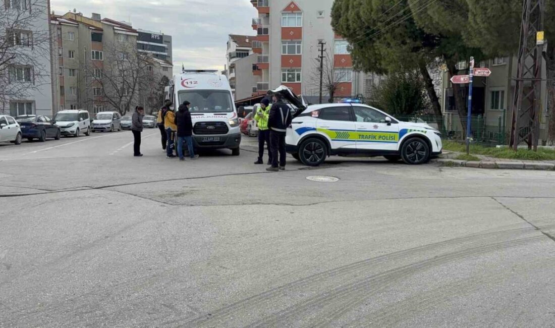 Edirne’de otomobil ile motosikletin çarpışması sonucu meydana gelen kazada 1