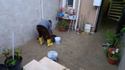 Edirne’de iki gündür aralıklarla etkisini sürdüren sağanak, kent genelinde hayatı