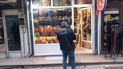 Edirne’de gece saatlerinde yaşanan hırsızlık olaylarında, kimliği henüz belirlenemeyen bir