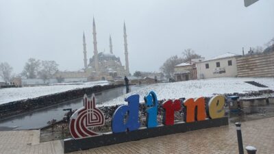 Edirne’nin İpsala, Havsa, Keşan, Uzunköprü ve Lalapaşa ilçelerinde, kar yağışı