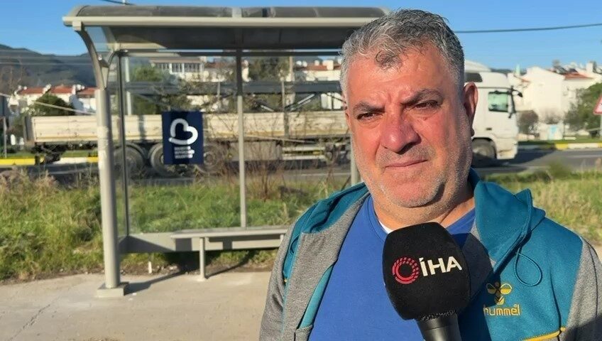 Balıkesir’in Edremit ilçesinde bir baba, okula giden kızının otobüs beklerken