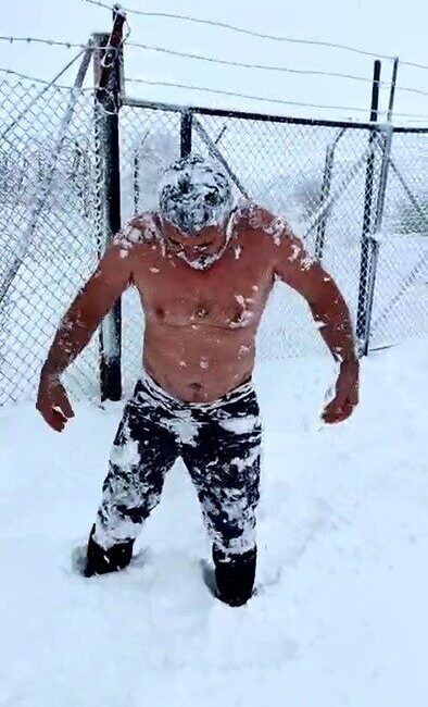 Ankara’nın Beypazarı ilçesinde off-road yapan Öner Çağlayan, eksi 15 derecede