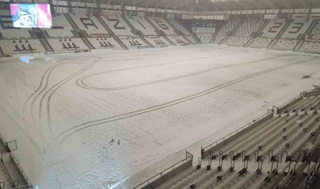 Elazığ’da etkili olan yoğun kar yağışı sonrası bir gün önce