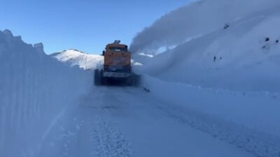 Elazığ’da kar yağışı ve tipi nedeniyle kapanan 407 köy yolundan