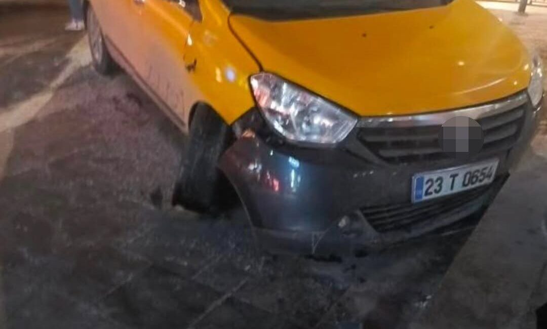 Elazığ’da alkollü bir şahıs, çaldığı ticari taksiyle bir bankanın para