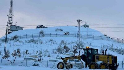 Elazığ’da karla mücadele kapsamında 19 köy yolunda çalışmalar sürüyor. Elazığ