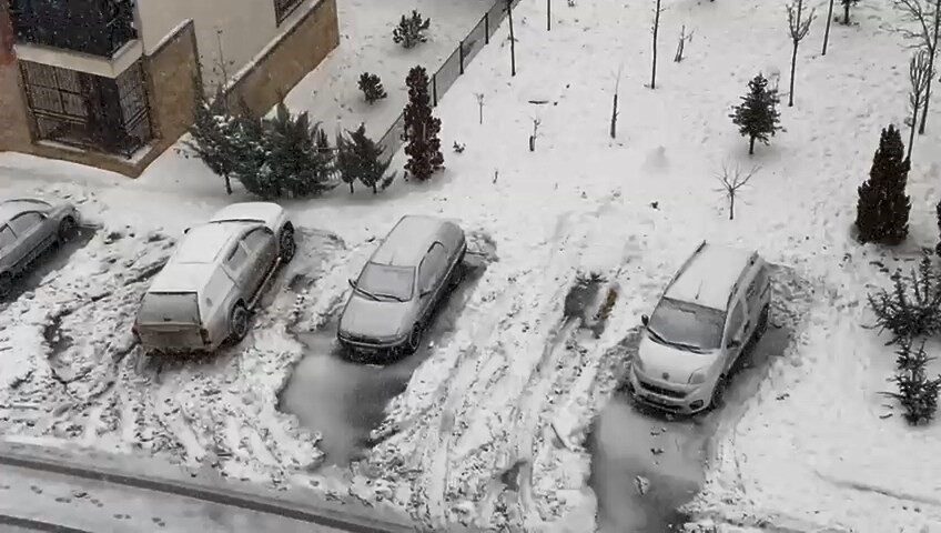 Meteorolojinin uyarı yaptığı Elazığ’da kar yağışı aralıklarla sürüyor. Geçen hafta