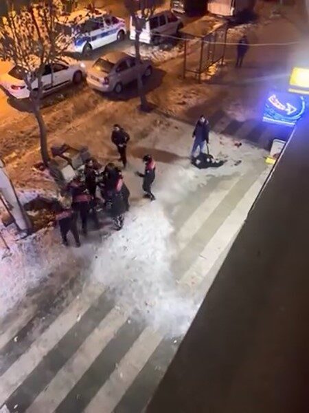 Elazığ’da iki grup arasında çıkan silahlı kavgada 2 kişi yaralandı.