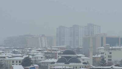 Elazığ’ın yüksek kesimlerinde sis etkili oldu, görüş mesafesi yer yer