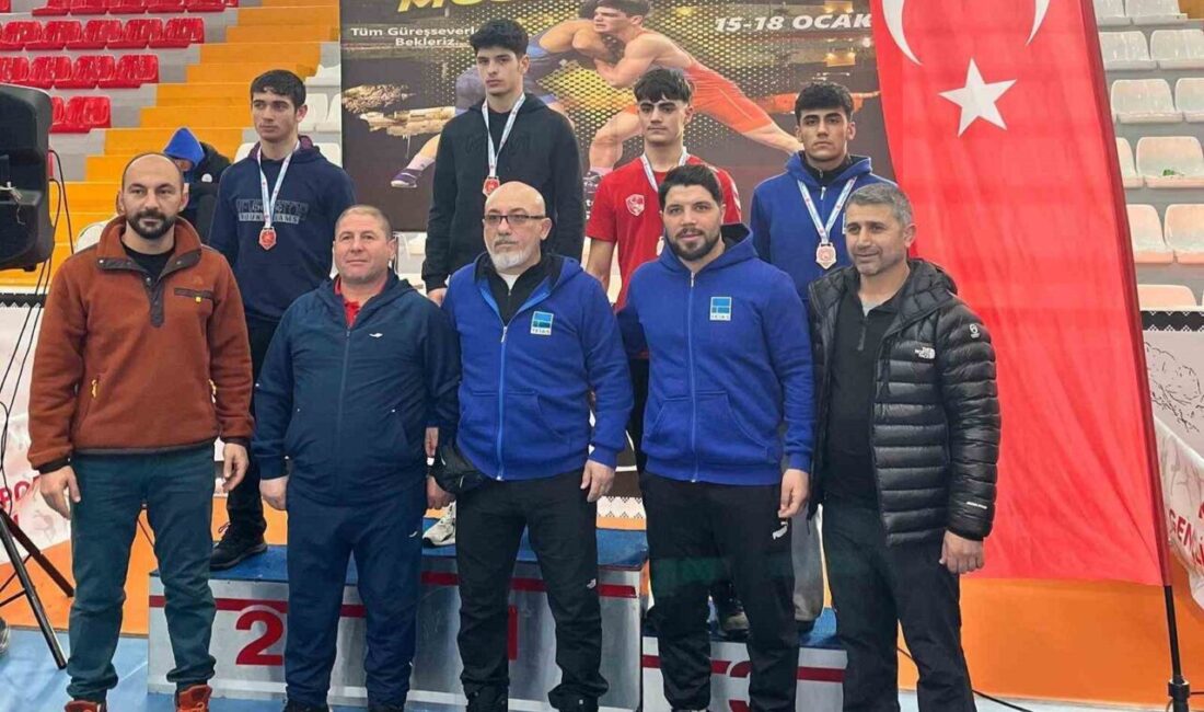 U17 Grekoromen Güreş Türkiye Grup Şampiyonası’nda derece giren Elazığlı 3