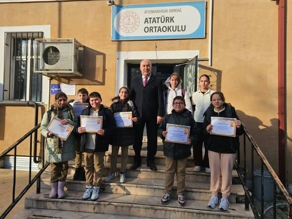 Emirdağ İlçe Milli Eğitim Müdürü Gürkan Emeksiz; Emirdağ Ortaokulu’nda düzenlenen