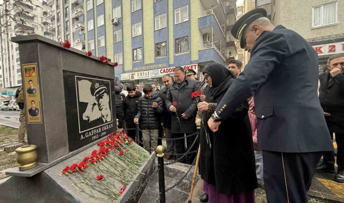 Diyarbakır’da uğradığı saldırıda beraberindeki 5 silah arkadaşıyla şehit olan Emniyet