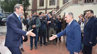 Enerji ve Tabii Kaynaklar Bakanı Alparslan Bayraktar, Manisa Valisi Vahdettin