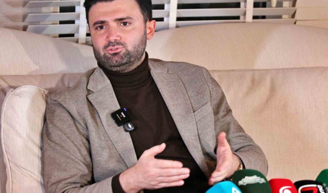 Bursaspor Kulübü Başkanı Enes Çelik, transfer çalışmaları hakkında bilgi vererek,