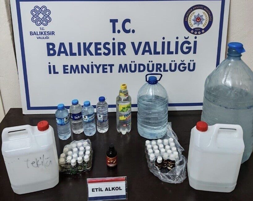 Balıkesir’in Erdek ilçesinde polis ekiplerince bir adrese düzenlenen operasyonda 23