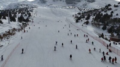 Türkiye’nin önemli kayak merkezlerinden birisi olan Erzincan’daki Ergan Kayak Merkezi,